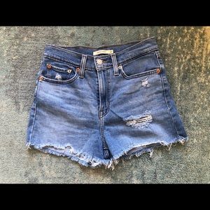 Levis Size 27 High Rise Jean Shorts